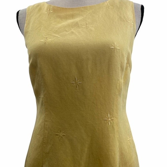 Agb Dress Petite Byer California Yellow Embroidered Sleeveless Sheath Mini Dress - Picture 2 of 13